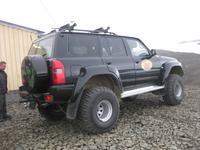 Mit diesem Jeep fahren wir über den Gletscher