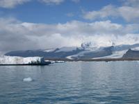 Der See Jökulsarlon und die Gletscher