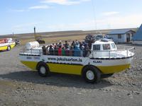 Unsere Reisegruppe kommt von der Fahrt auf der Gletscherlagune zurück