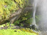 Blick hinter den Seljalandsfoss
