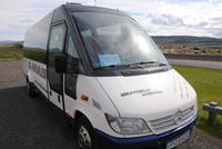 Bus auf Rundreise - gefahren von Reiseleiterin Berglind