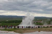 Geysir „Strokkur“ spuckt alle 3 - 6 Minuten