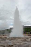 Geysir „Strokkur“ spuckt alle 3 - 6 Minuten