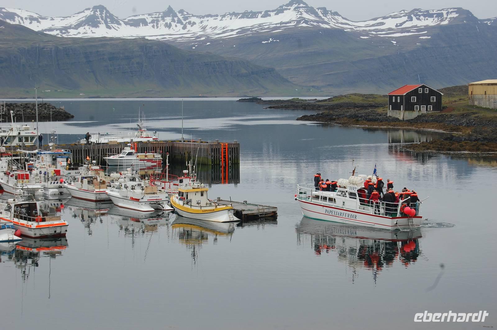 Mittagspause in Djúpivogur  - tiefe Bucht