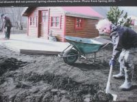 Foto: Beseitigung der Asche nach dem Ausbruch von 