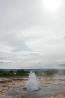 Geysir „Strokkur“ spuckt alle 3 - 6 Minuten