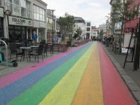 Reykjavik: bemalte Einkaufsstraße für mehr Toleranz