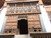Eingang in den buddhistischen Tempel eines Dzongs