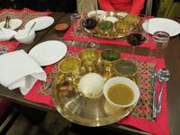 nepalesischer Tisch