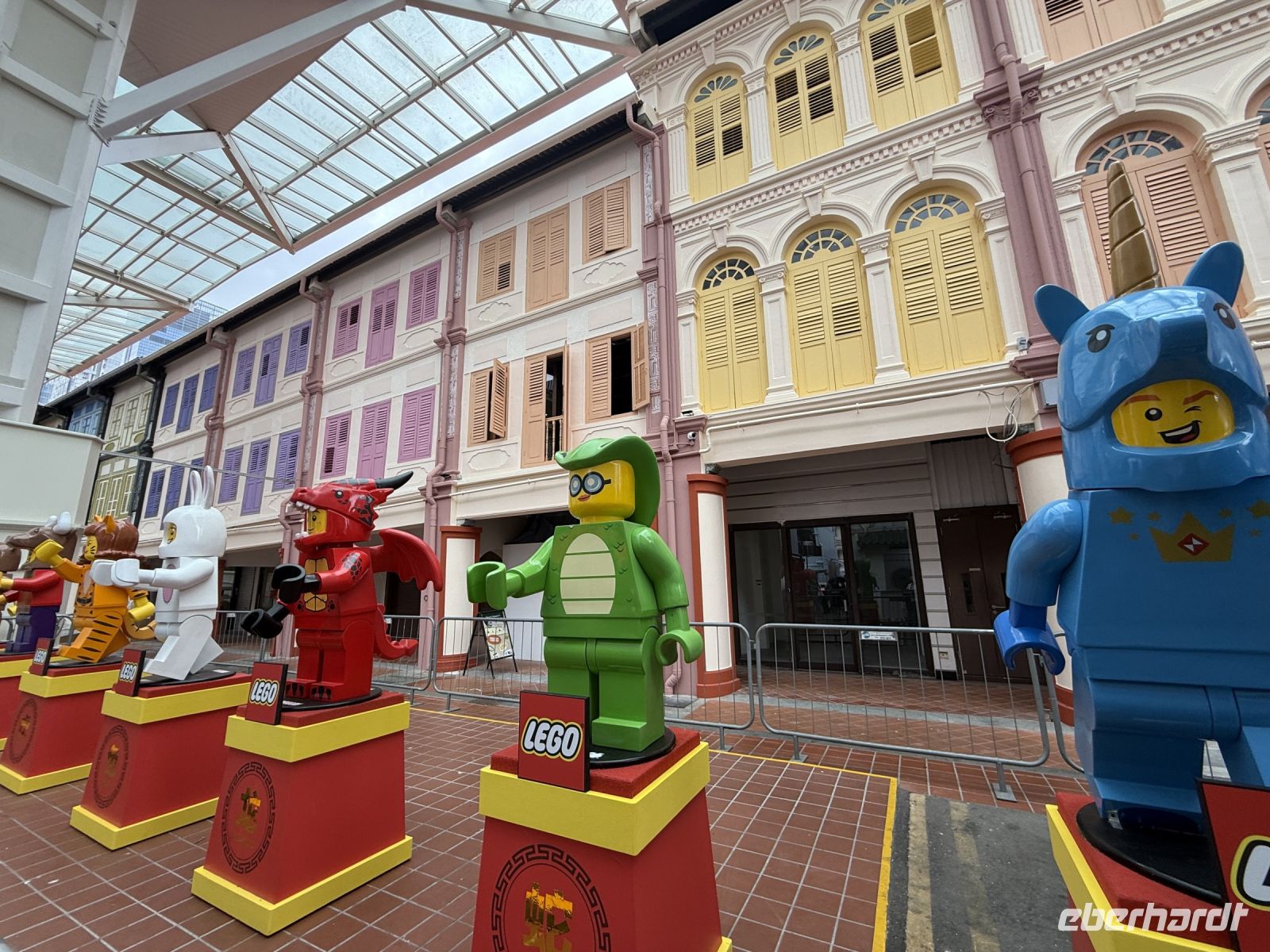 Chinatown Singapur mit Lego-Figuren zu chinesischen Sternzeichen