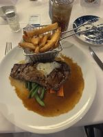 Gemeinsames Abendessen auf dem Schiff