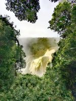Regenwald mit Wasserfall, auf dem Weg nach Kuranda &ndash; &copy; Simone Willner (Eberhardt TRAVEL)