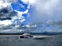 Kleiner Katamaran auf der Korallensee &ndash; &copy; Simone Willner (Eberhardt TRAVEL)