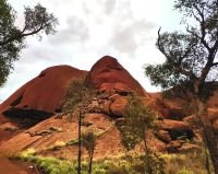 Ayers Rock heute bei Regenhimmel &ndash; &copy; Simone Willner (Eberhardt TRAVEL)