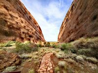 Walpa Schlucht, Kata Tjutas, oder auch Olgas genannt &ndash; &copy; Simone Willner (Eberhardt TRAVEL)