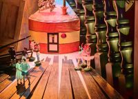 Das Knusperhäuschen der Hexe, Hänsel und Gretel in der Oper von Sydney &ndash; &copy; Simone Willner (Eberhardt TRAVEL)