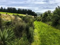 Wir laufen zu den Höhlen mit den alten Zeichnungen &ndash; &copy; Simone Willner (Eberhardt TRAVEL)