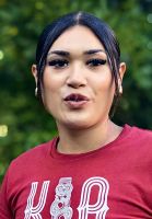 Diese junge Maori geleitet uns durch den Geothermalpark &ndash; &copy; Simone Willner (Eberhardt TRAVEL)