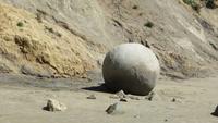 0255 Moeraki Boulders