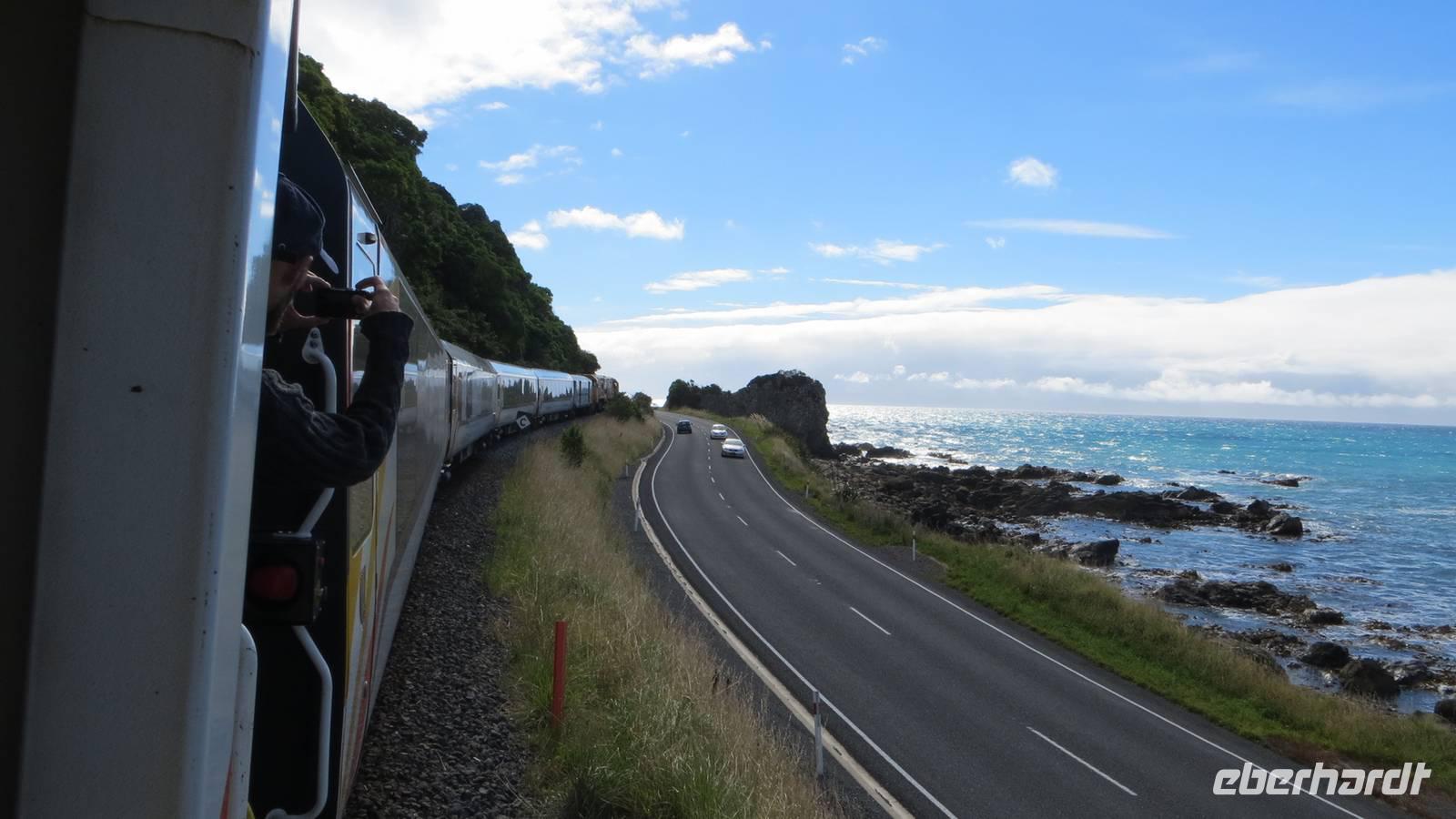 0955 Fahrt mit dem TranzCoastal von Kaikoura nach Picton