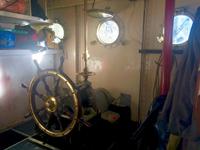 wer steuert das Boot?