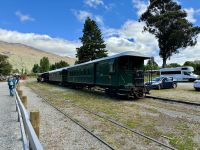 16. Reisetag – Vom Milford Sound nach Queenstown – Fotostopp in Kingston am Lake Wakatipu mit Bahnhof