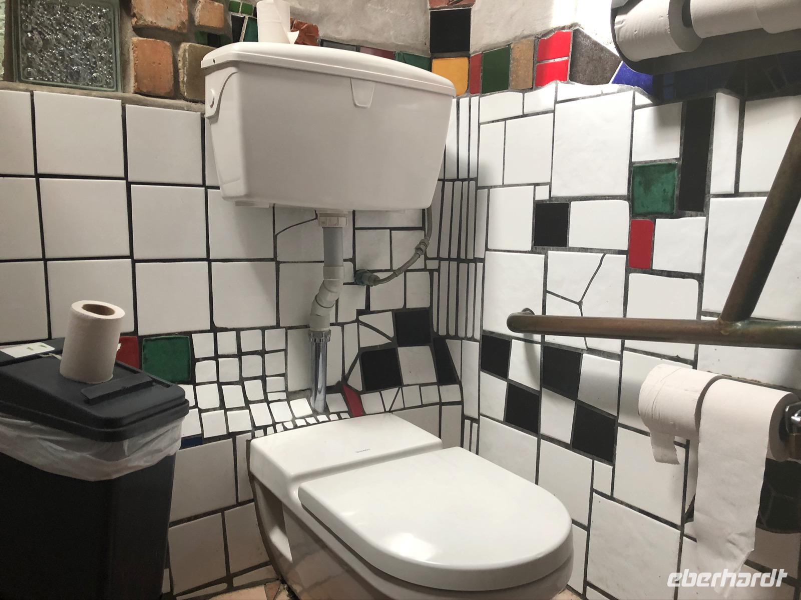 Hundertwasser WC Kawakawa Neuseeland