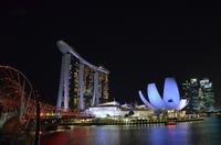 Singapur - Marina Bay Sense Hotel mit Helix Brücke