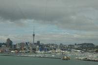Auckland von der Auckland Harbour Bridge aus