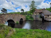 7-008  Zu Besuch bei den Hobbits