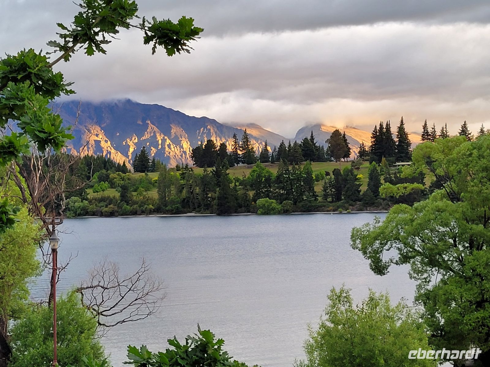 14-011 Abendstimmung in Queenstown