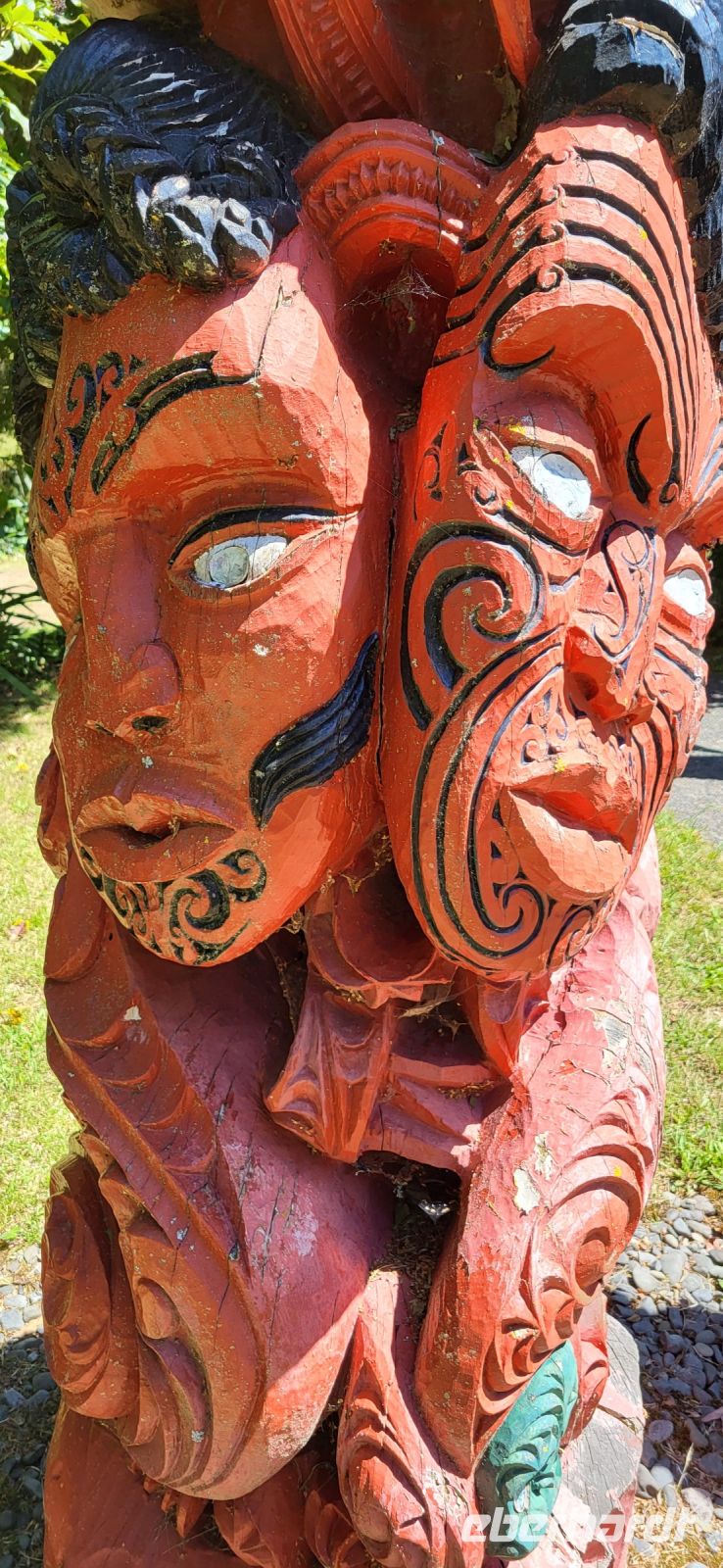 142 Mutter Erde mit Sohn