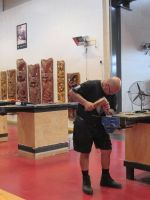 Te Puia: Holzschnitzer