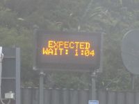 die Wartezeit am Homertunnel wird genau angegeben