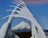 Neuseeland Nordinsel - New Plymouth - Rewa Rewa Bridge & Mt. Taranaki (Egmont)