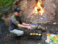 Neuseeland Südinsel -  Pancake backen auf natürlichen Flammen