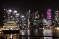 beleuchtete Skyline von Singopore