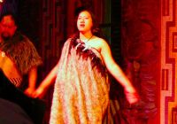 Hände schütteln für die Energien