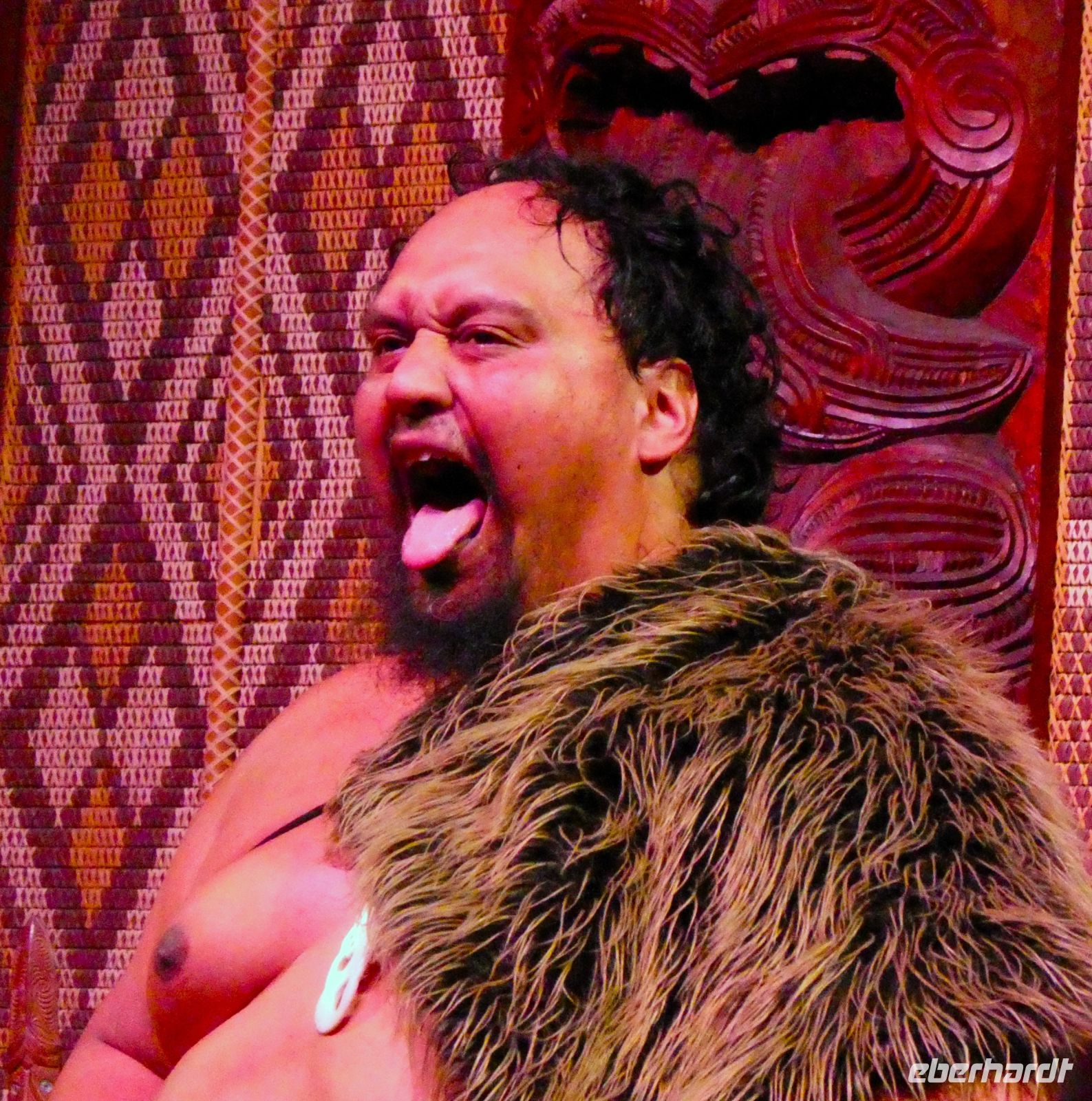 den Gast erst einmal erschrecken