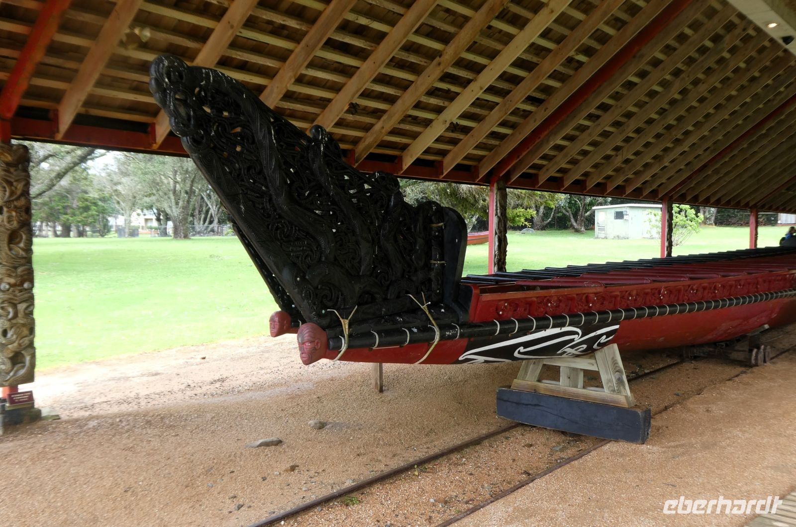 Maori-Schiff aus Kauri-Holz