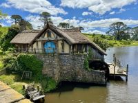 9. Reisetag – Von Pauanui nach Rotorua – Ausflug nach Hobbiton – Wassermühle