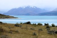 im Hintergrund die Berge