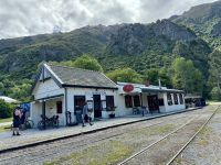 16. Reisetag – Vom Milford Sound nach Queenstown – Fotostopp in Kingston am Lake Wakatipu mit Bahnhof