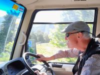 Reiseleiter Bernd als Spaßvogel