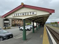 20. Reisetag – Von Greymouth nach Christchurch – Mit dem Tranzalpine durch die Berge – Bahnhof von Greymouth