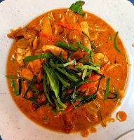 Die Garküchen in Chinatown servieren schnell und preiswert hervorragende Gerichte