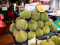 Durianstand in Singapur, die sogenannte Stinkfrucht darf nicht exportiert werden