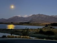 Der Mond über dem Lake Tekapo (Bild vom Gast) 