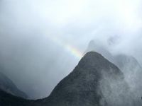 Zum Abschied gibt es einen Regenbogen für uns im Milford Sound