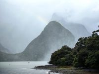 Der Milford Sound verabschiedet uns mit einem Regenbogen